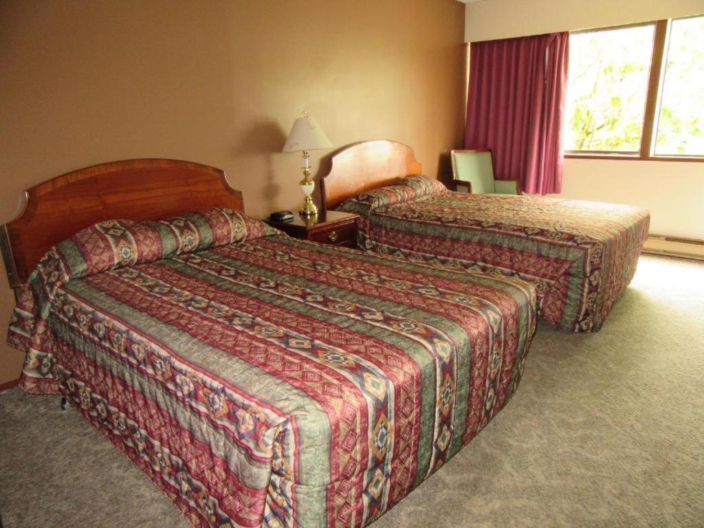 Providence Place Inn Порт-Харди Экстерьер фото