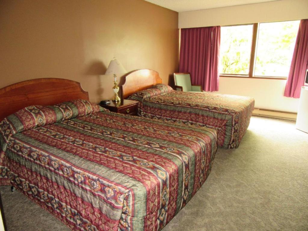 Providence Place Inn Порт-Харди Экстерьер фото